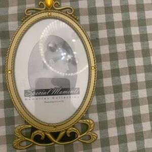 Special Moments Gold Oval Frame with Amber Jewel